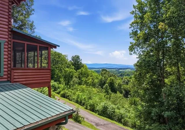 Photo 3 of Single family home for sale at 1730 Hiwassee Rd, Sweetwater, TN 37874 | MLS# 1541484 | Listing updated on 2026-10-01