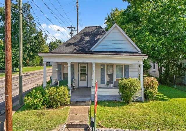 Photo 1 of Single family home for sale at 2001 Cooley St, Chattanooga, TN 37406 | MLS# 1541532 | Listing updated on 2026-08-26
