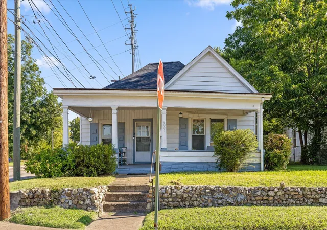 Photo 2 of Single family home for sale at 2001 Cooley St, Chattanooga, TN 37406 | MLS# 1541532 | Listing updated on 2026-08-26
