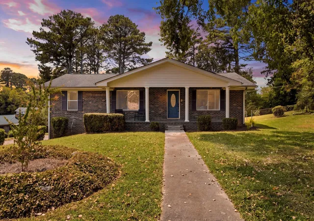 Photo 1 of Sale Pending at 3903 Yorktown Rd, Chattanooga, TN 37416 | MLS# 1541664 | Listing updated on 2026-09-09