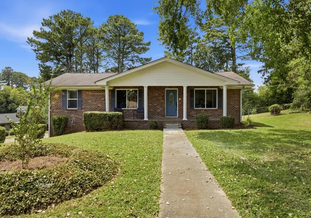 Photo 2 of Sale Pending at 3903 Yorktown Rd, Chattanooga, TN 37416 | MLS# 1541664 | Listing updated on 2026-09-09