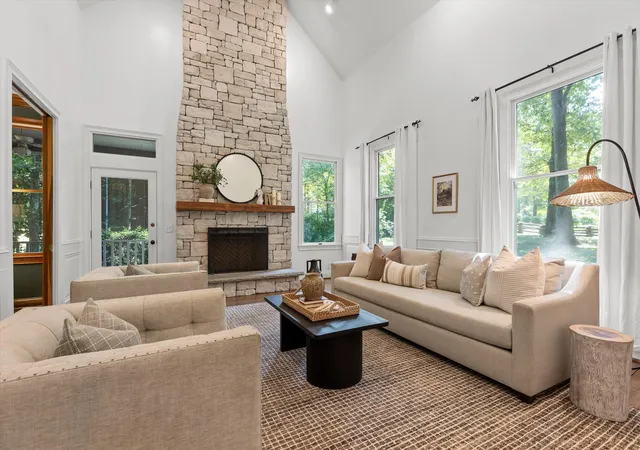 Photo 1 of Sale Pending at 5 Brooks Edge Ln, Signal Mountain, TN 37377 | MLS# 1541680 | Listing updated on 2026-09-01