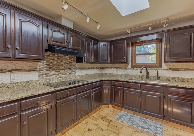 Photo 2 of Single family home for sale at 809 Brookhollow Ln, Chattanooga, TN 37421 | MLS# 1541735 | Listing updated on 2026-08-29