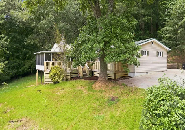 Photo 1 of Single family home for sale at 224 W Walden Cir, Soddy Daisy, TN 37379 | MLS# 1541597 | Listing updated on 2026-09-18