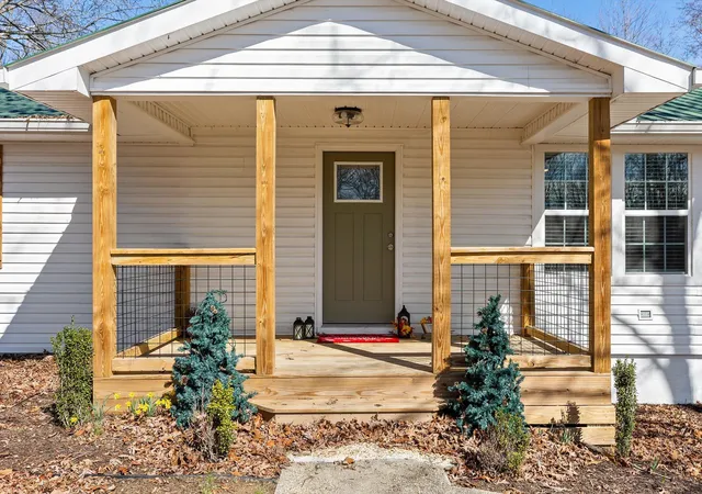 Photo 2 of Sale Pending at 120 Dennis Rd, Trenton, GA 30752 | MLS# 1541498 | Listing updated on 2026-09-10