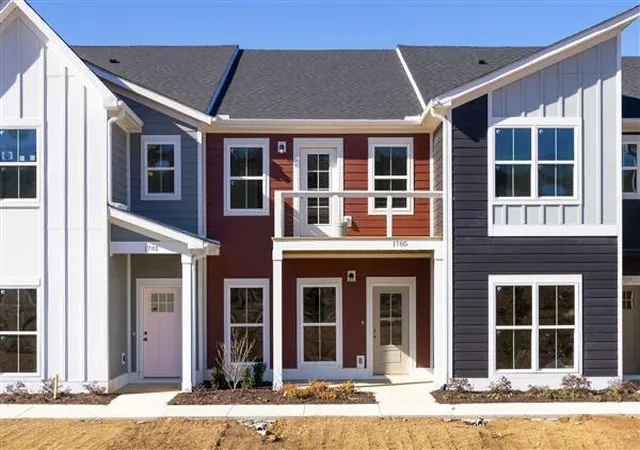 Photo 1 of Townhouse for sale at 1890 Cotton Wy, Chattanooga, TN 37404 | MLS# 1541510 | Listing updated on 2026-08-26