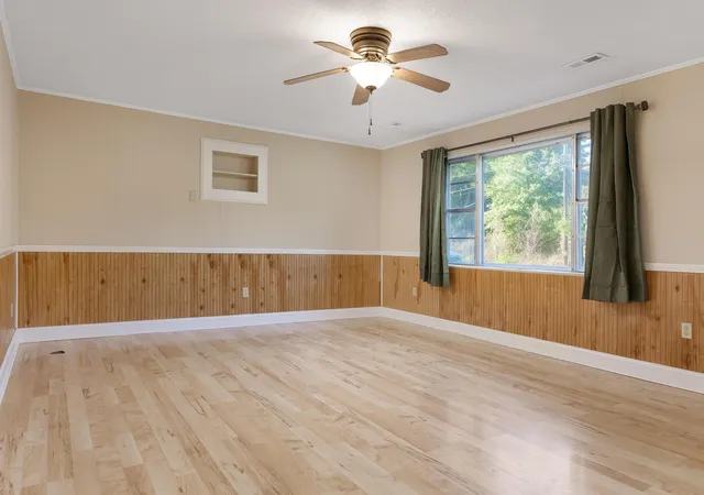 Photo 2 of Single family home for sale at 355 Price Cir, Spring City, TN 37381 | MLS# 1541583 | Listing updated on 2026-08-27