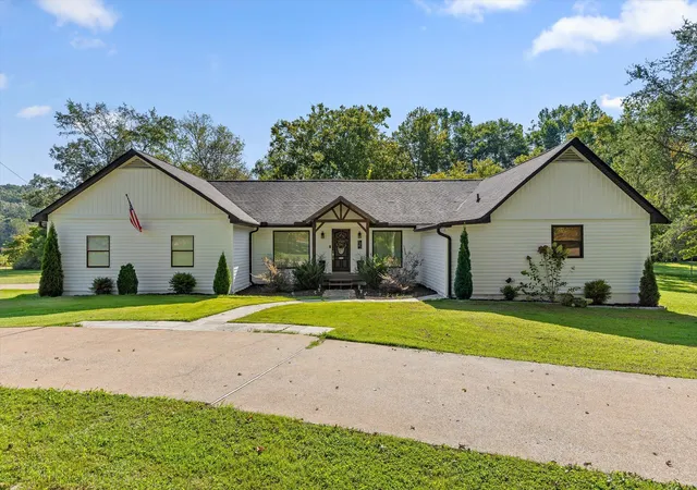 Photo 2 of Sale Pending at 5642 Old Hunter Rd, Ooltewah, TN 37363 | MLS# 1541644 | Listing updated on 2026-08-31