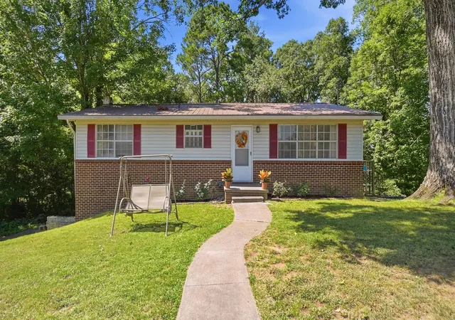 Photo 1 of Single family home for sale at 2462 Oak Cir Sw, Cleveland, TN 37311 | MLS# 1541549 | Listing updated on 2026-09-22