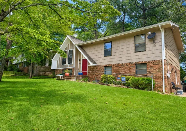 Photo 1 of Single family home for sale at 1045 Hillcrest Rd, Hixson, TN 37343 | MLS# 1541577 | Listing updated on 2026-09-13