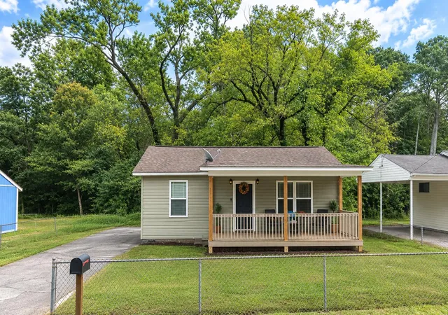 Photo 1 of Single family home for sale at 1114 Greenwood Rd, Chattanooga, TN 37411 | MLS# 1541586 | Listing updated on 2026-08-27