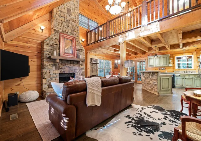 Photo 2 of Single family home for sale at 611 5 Cove Rd, Mentone, AL 35984 | MLS# 1541758 | Listing updated on 2026-09-02
