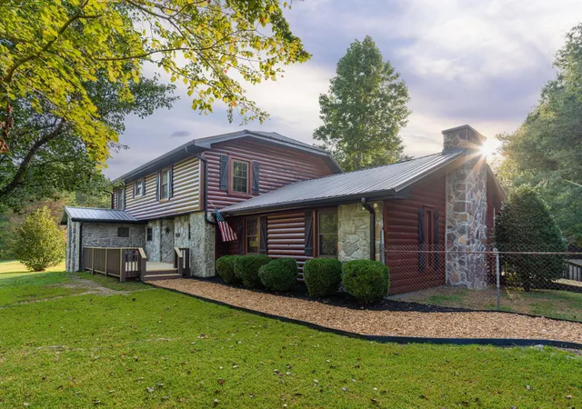 Single family home for sale at 933 Halls Valley Rd, Trion, GA 30753 | MLS# 1541728