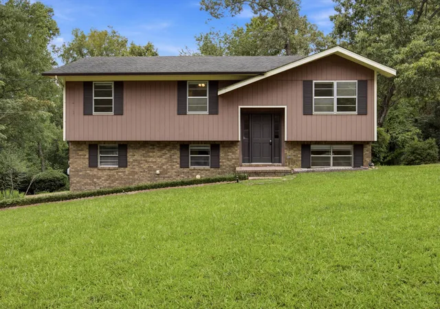 Photo 1 of Single family home for sale at 1032 Hillcrest Rd, Hixson, TN 37343 | MLS# 1541673 | Listing updated on 2026-09-14