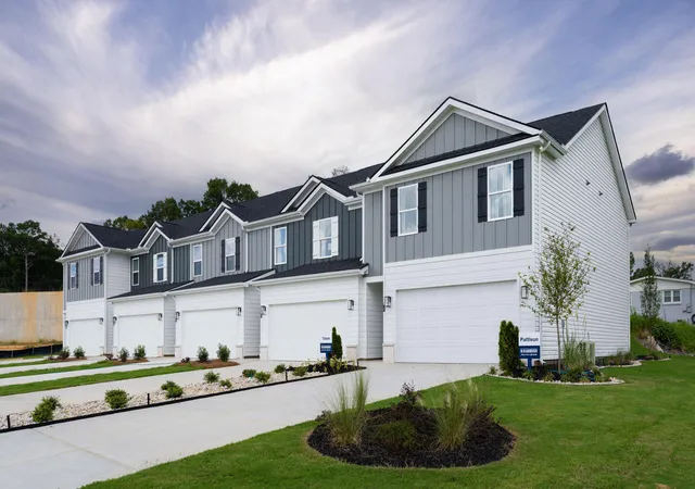 Townhouse for sale at 163 Graham Ave, Calhoun, GA 30701 | MLS# 1541655