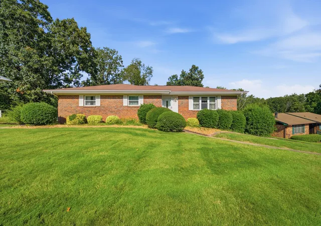 Photo 1 of Single family home for sale at 5912 Northwoods Dr, Hixson, TN 37343 | MLS# 1541702 | Listing updated on 2026-09-03