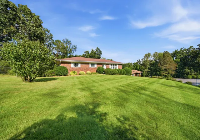 Photo 2 of Single family home for sale at 5912 Northwoods Dr, Hixson, TN 37343 | MLS# 1541702 | Listing updated on 2026-09-03