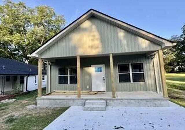 Photo 2 of Single family home for sale at 406 Hall St, La Fayette, GA 30728 | MLS# 1541740 | Listing updated on 2026-08-29