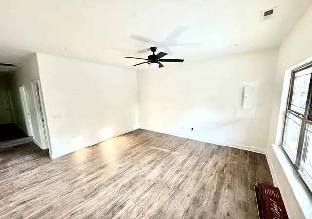 Photo 3 of Single family home for sale at 406 Hall St, La Fayette, GA 30728 | MLS# 1541740 | Listing updated on 2026-08-29