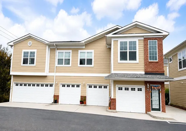 Photo 1 of Condo for sale at 3201 Regency Ct, Chattanooga, TN 37421 | MLS# 1541722 | Listing updated on 2026-09-10