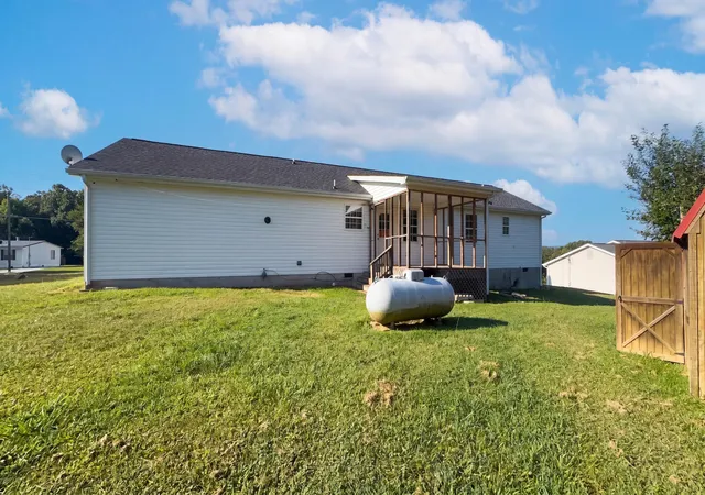 Photo 4 of Single family home for sale at 165 Pinewood Dr, Rock Spring, GA 30739 | MLS# 1541723 | Listing updated on 2026-08-30