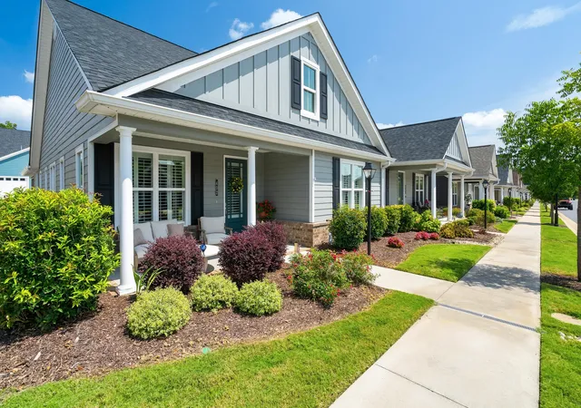 Photo 1 of Single family home for sale at 402 Pacer Ln, Dalton, GA 30721 | MLS# 1541729 | Listing updated on 2026-09-08