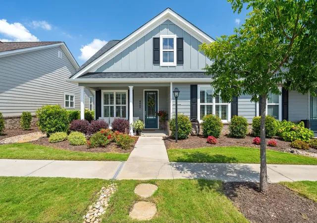 Photo 3 of Single family home for sale at 402 Pacer Ln, Dalton, GA 30721 | MLS# 1541729 | Listing updated on 2026-09-08