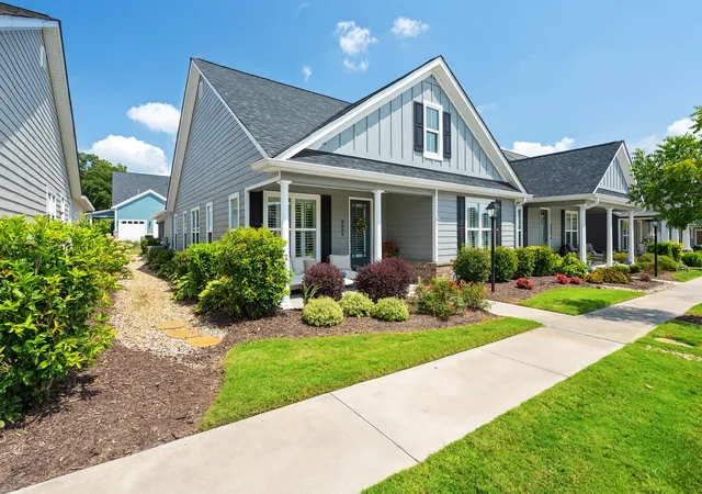 Photo 3 of Single family home for sale at 402 Pacer Ln, Dalton, GA 30721 | MLS# 1541729 | Listing updated on 2026-09-08