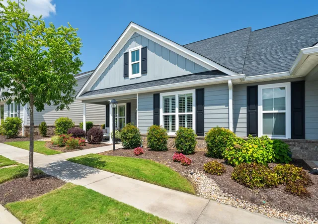 Photo 4 of Single family home for sale at 402 Pacer Ln, Dalton, GA 30721 | MLS# 1541729 | Listing updated on 2026-09-08