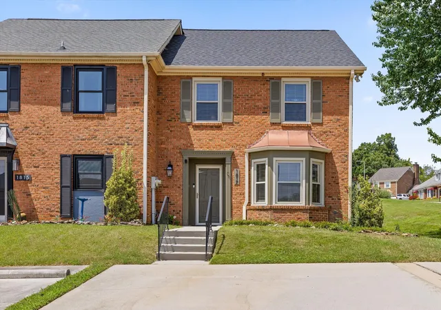 Photo 1 of Townhouse for sale at 1817 Georgetown Ln, Chattanooga, TN 37421 | MLS# 1541736 | Listing updated on 2026-09-14