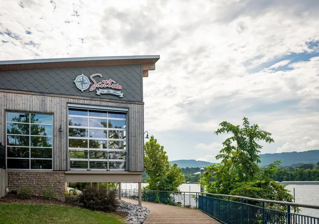 Listing Photo 2 - Condo for sale in building located at 782 Riverfront Pkwy, Chattanooga, TN 37402 - Unit #309