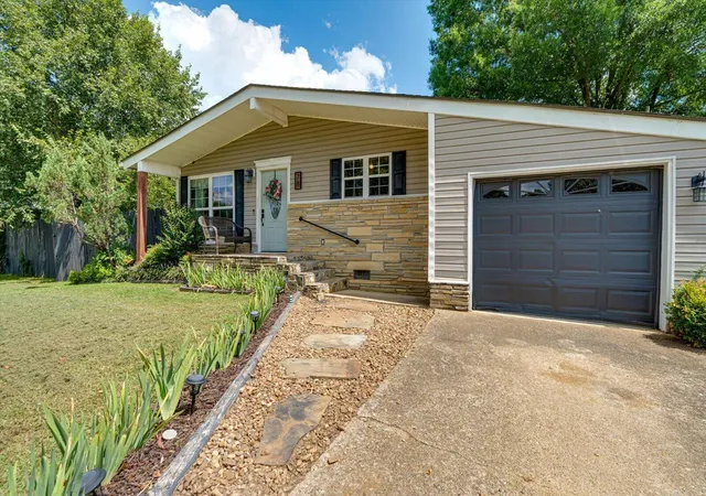 Photo 2 of Single family home for sale at 78 Elaine Cir, Fort Oglethorpe, GA 30742 | MLS# 1541772 | Listing updated on 2026-08-29