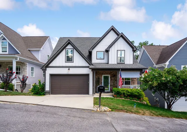 Photo 1 of Single family home for sale at 504 Oliver St, Chattanooga, TN 37405 | MLS# 1541752 | Listing updated on 2026-09-04
