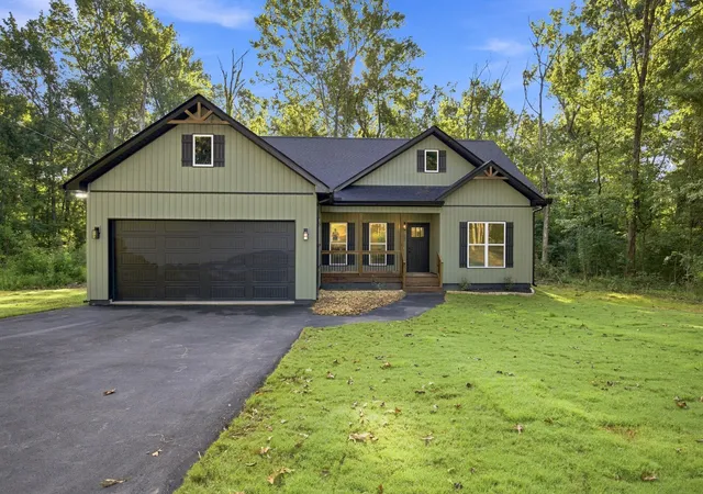Photo 1 of Single family home for sale at 60 Tommy Ln, Rossville, GA 30741 | MLS# 1541768 | Listing updated on 2026-09-03