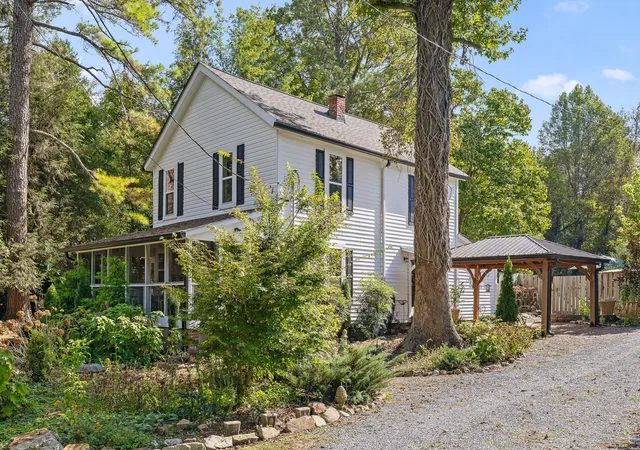 Photo 3 of Single family home for sale at 592 Cutler Ave, Mentone, AL 35984 | MLS# 1541775 | Listing updated on 2026-10-05