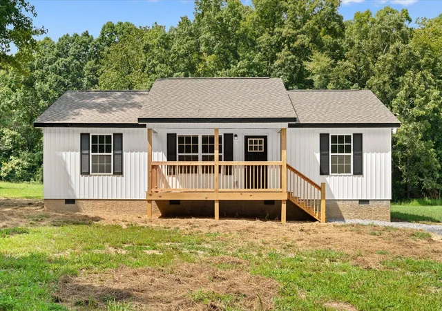 Photo 3 of Single family home for sale at 664 Eber Rd Se, Dalton, GA 30720 | MLS# 1541843 | Listing updated on 2026-09-02