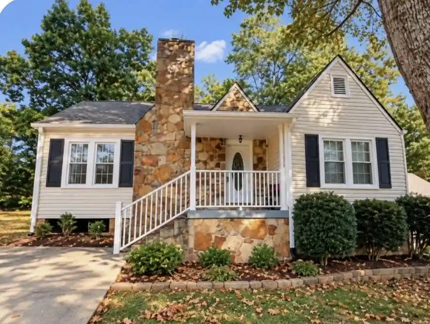 Photo 1 of Single family home for sale at 2206 De Fue St, Chattanooga, TN 37415 | MLS# 1542834 | Listing updated on 2026-10-20