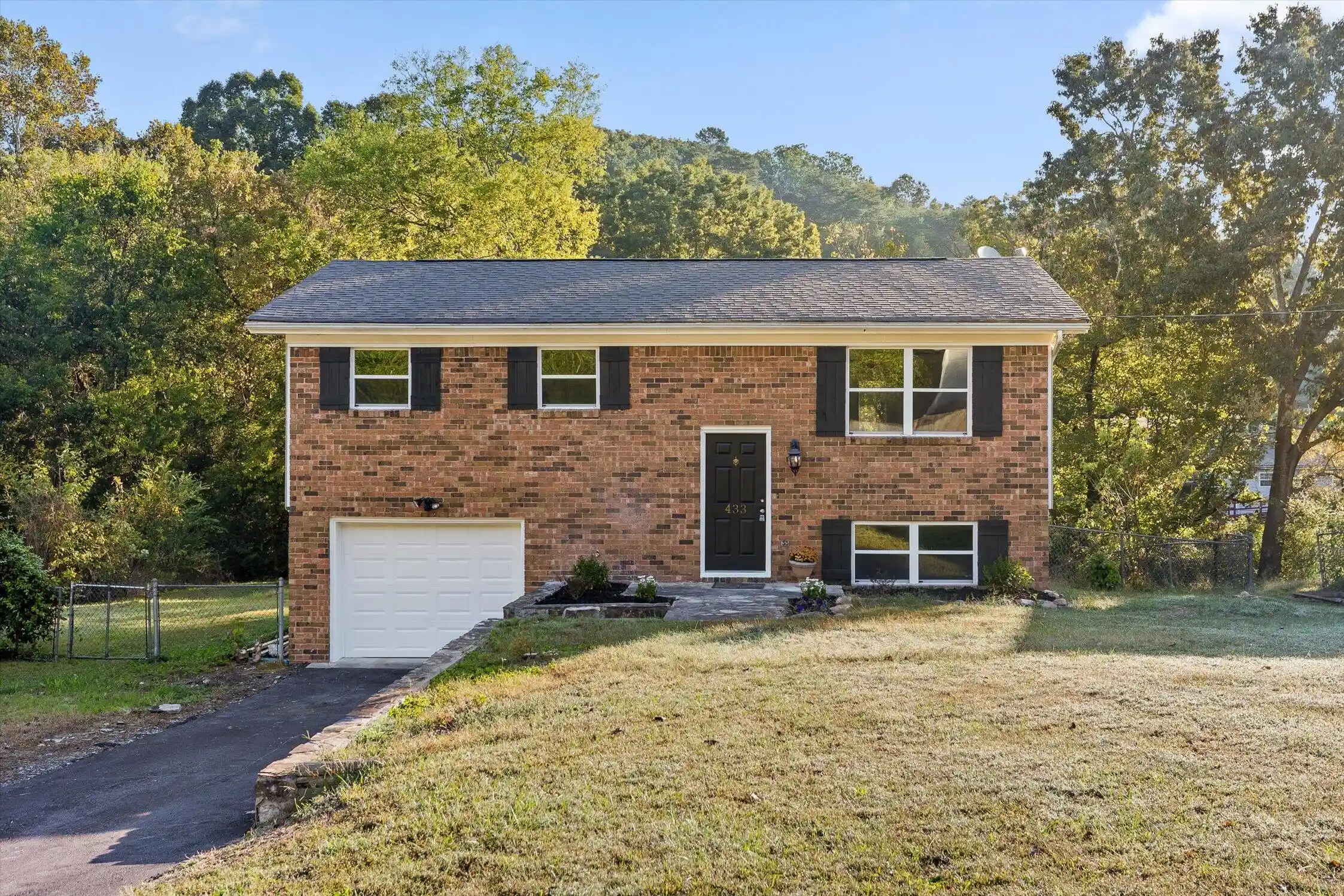 Photo 1 of Single family home for sale at 433 Sevier St, Hixson, TN 37343 | MLS# 1544680 | Listing updated on 2026-10-25