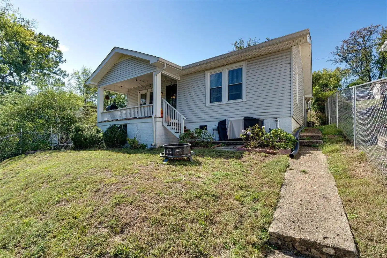 Photo 1 of Single family home for sale at 1004 Boylston St, Chattanooga, TN 37405 | MLS# 1544783 | Listing updated on 2026-10-30