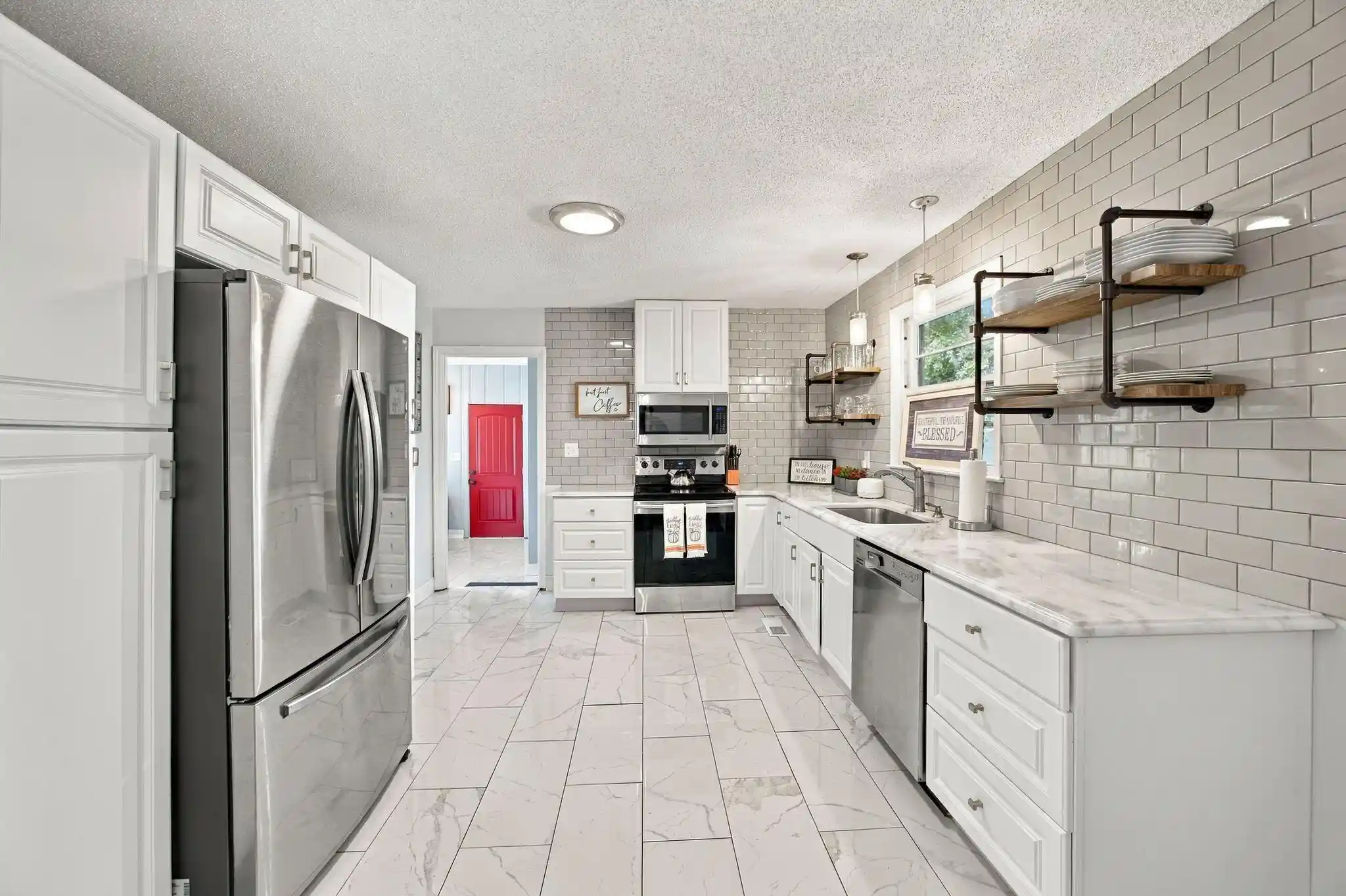 Photo 1 of Single family home for sale at 1061 Wynnwood Rd, Chattanooga, TN 37412 | MLS# 1545123 | Listing updated on 2026-10-31