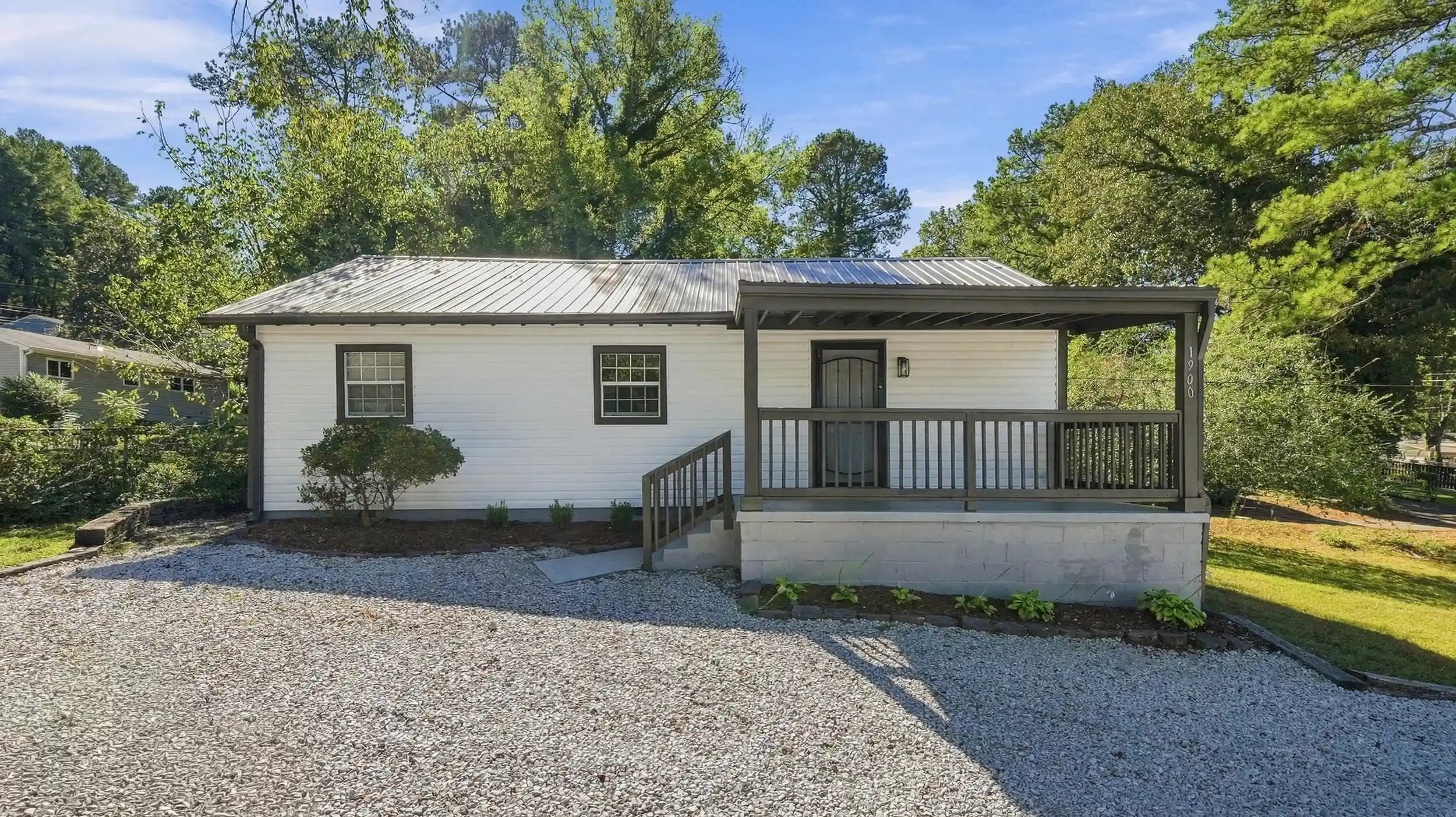 Photo 1 of Single family home for sale at 1900 Tunnel Blvd, Chattanooga, TN 37406 | MLS# 1544855 | Listing updated on 2026-10-28