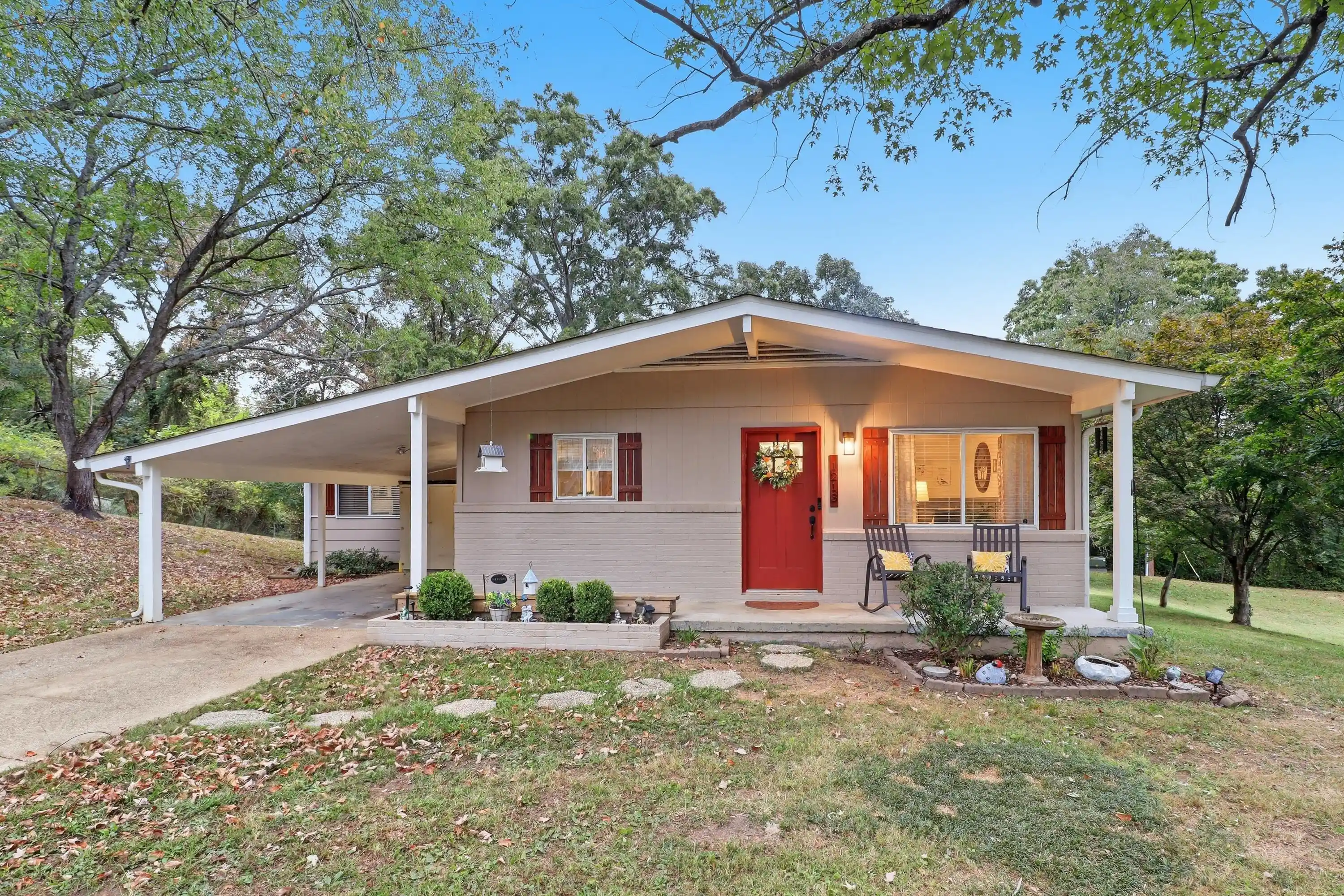 Photo 1 of Single family home for sale at 1213 Northern Hills Rd, Hixson, TN 37343 | MLS# 1544907 | Listing updated on 2026-10-20