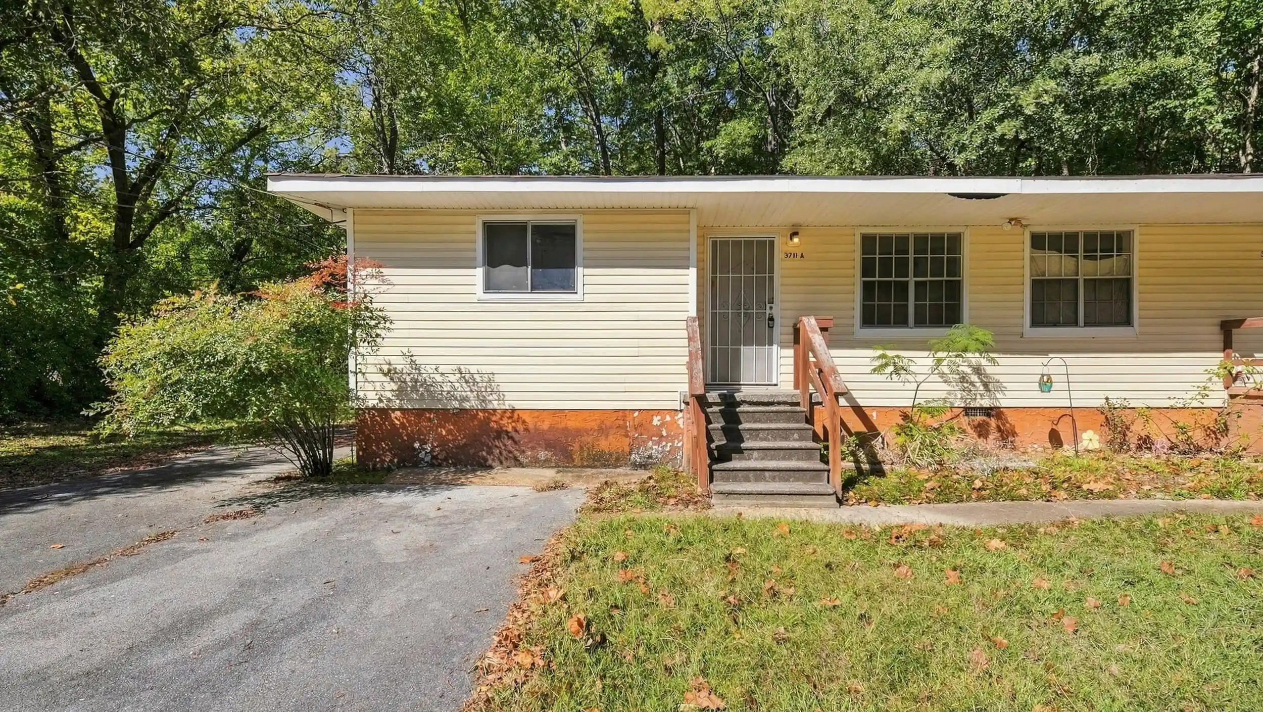 Photo 1 of Multi family home for sale at 3711 Fountain Ave, Chattanooga, TN 37412 | MLS# 1545122 | Listing updated on 2026-10-30