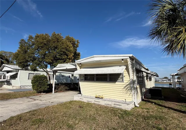 Photo 2 of Manufactured home for sale at 5121 9th Street W, Bradenton, FL 34207 | MLS# O6383285 | Listing updated on 2026-09-03