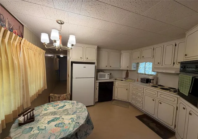 Photo 3 of Manufactured home for sale at 5121 9th Street W, Bradenton, FL 34207 | MLS# O6383285 | Listing updated on 2026-09-03