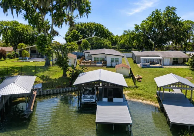 Photo 1 of Single family home for sale at 5716 Moonlight Cir, Orlando, FL 32839 | MLS# O6408955 | Listing updated on 2026-09-01