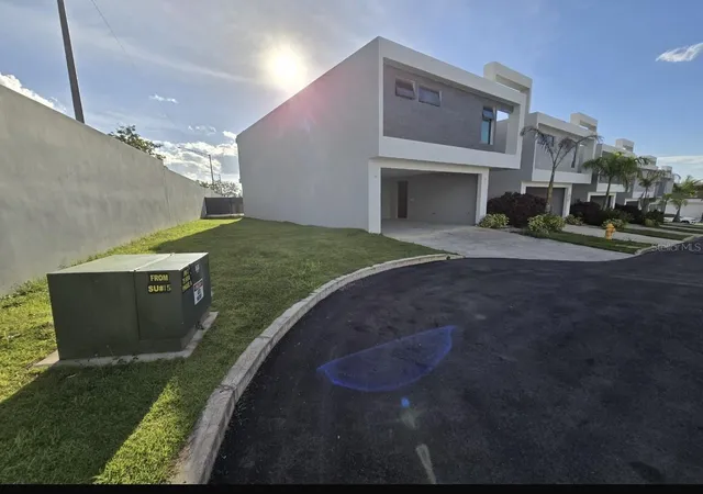 Photo 4 of Sale Pending at Pr 177 Ave Lomas Verdes The Villas At Rio / Bo Juan Sanchez #79, Bayamon, PR 00956 | MLS# PR9121491 | Listing updated on 2026-10-03