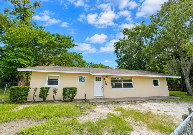 Photo 1 of Single family home for sale at 220 Nw 28th Street, Ocala, FL 34475 | MLS# S5152056 | Listing updated on 2026-09-05
