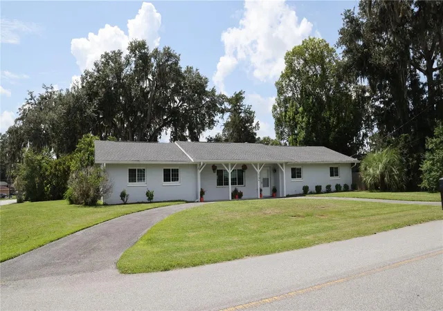 Photo 3 of Single family home for sale at 2190 SE 39th Street, Ocala, FL 34480 | MLS# OM727011 | Listing updated on 2026-10-07
