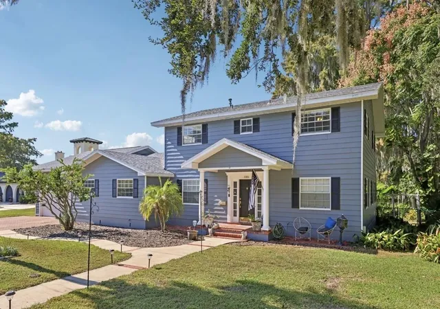 Photo 2 of Single family home for sale at 1105 S 9th Street, Leesburg, FL 34748 | MLS# TB8522472 | Listing updated on 2026-09-02